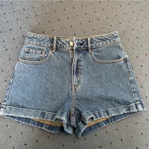 Pacsun Mom Denim Shorts!